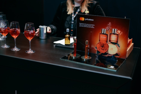 Mastercard Scented Drinks - die Parfums und dazu passende Cocktails
