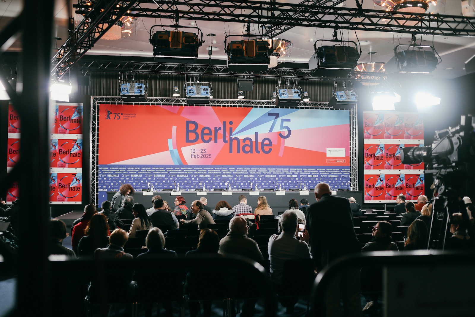 Gewinner die bei der Pressekonferenz der Berlinale dabei sind